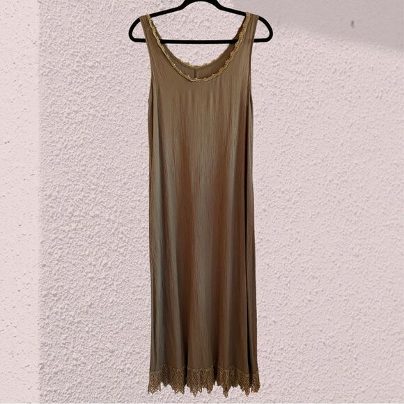 Vintage 70s/80s crinkle fabric sage green midi dress lace hem - Picture 1 of 10